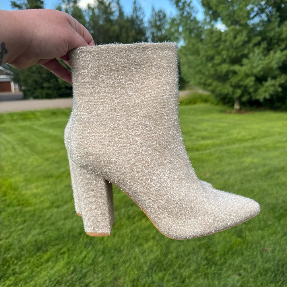 Amoji Chic Cream Textured Heeled Boots - Size 9.5 (40)